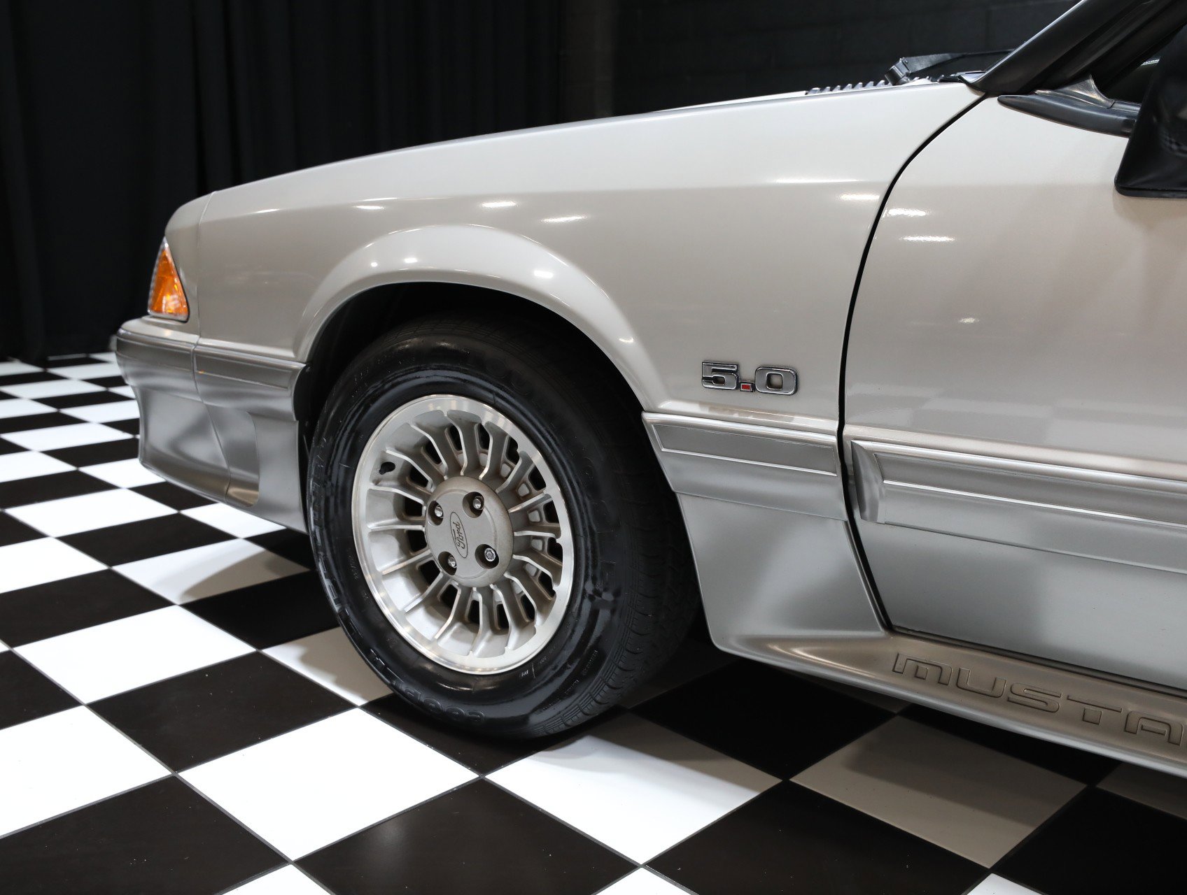 Used 1990 Ford Mustang GT image 38