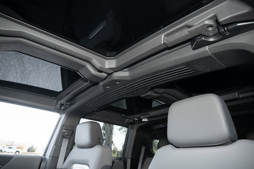 Used 2024 GMC Hummer EV 2X w/ Extreme Off-Road Package AWD/4WD image 24