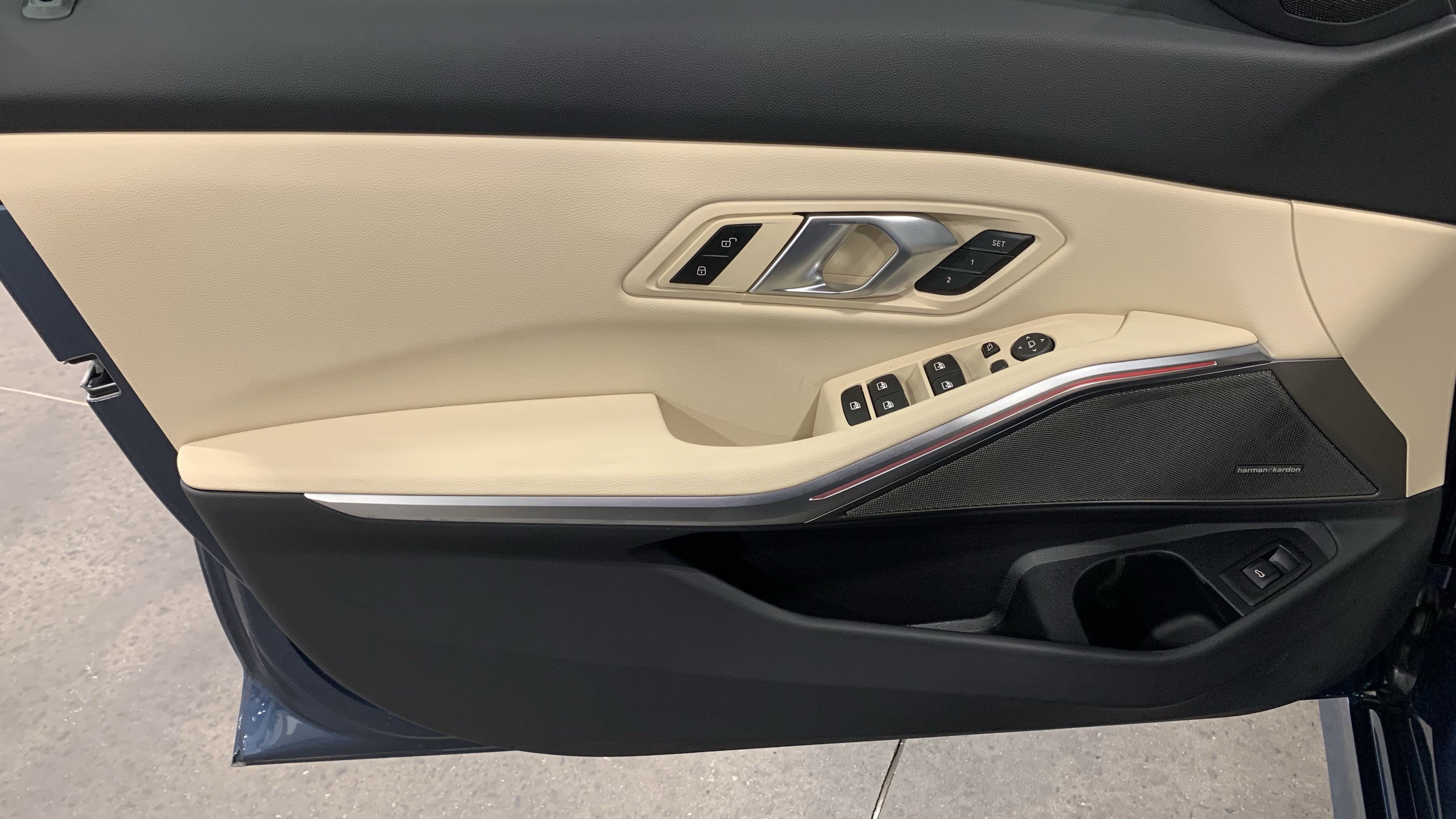 Used 2026 BMW 330i Sedan w/ Premium Package image 11