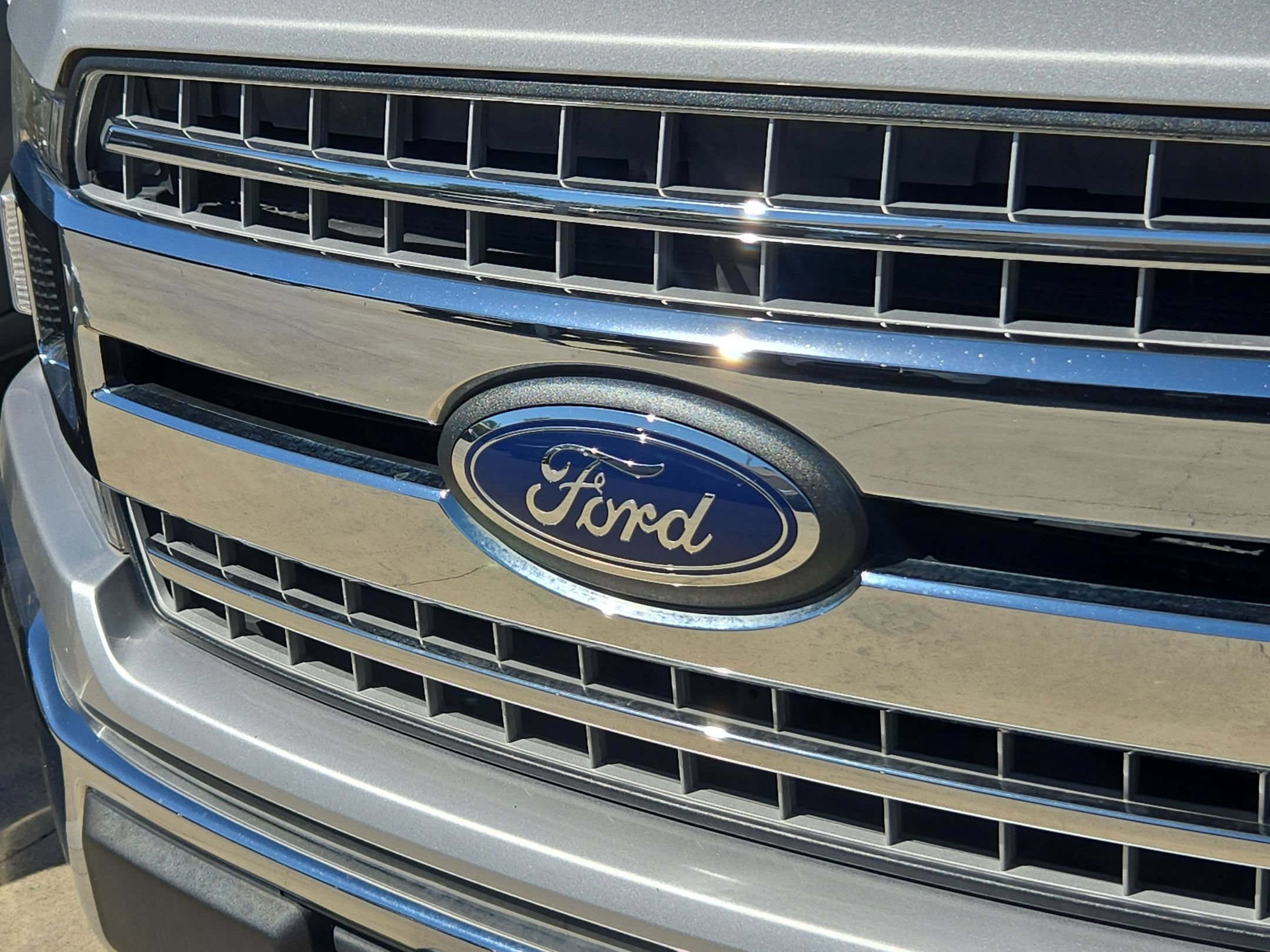 Used 2018 Ford F150 XLT w/ Equipment Group 302A Luxury RWD image 4