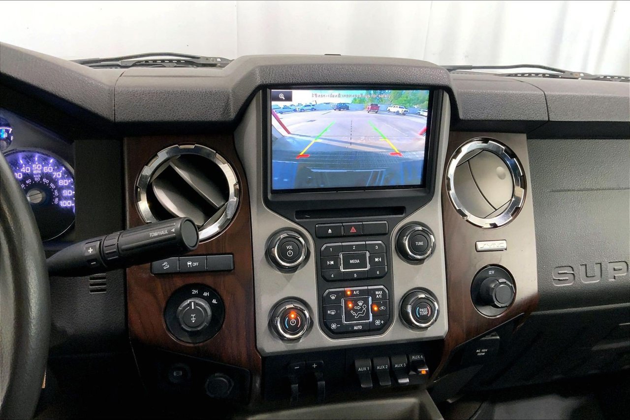 Used 2016 Ford F250 Lariat w/ Lariat Ultimate Package AWD/4WD image 24