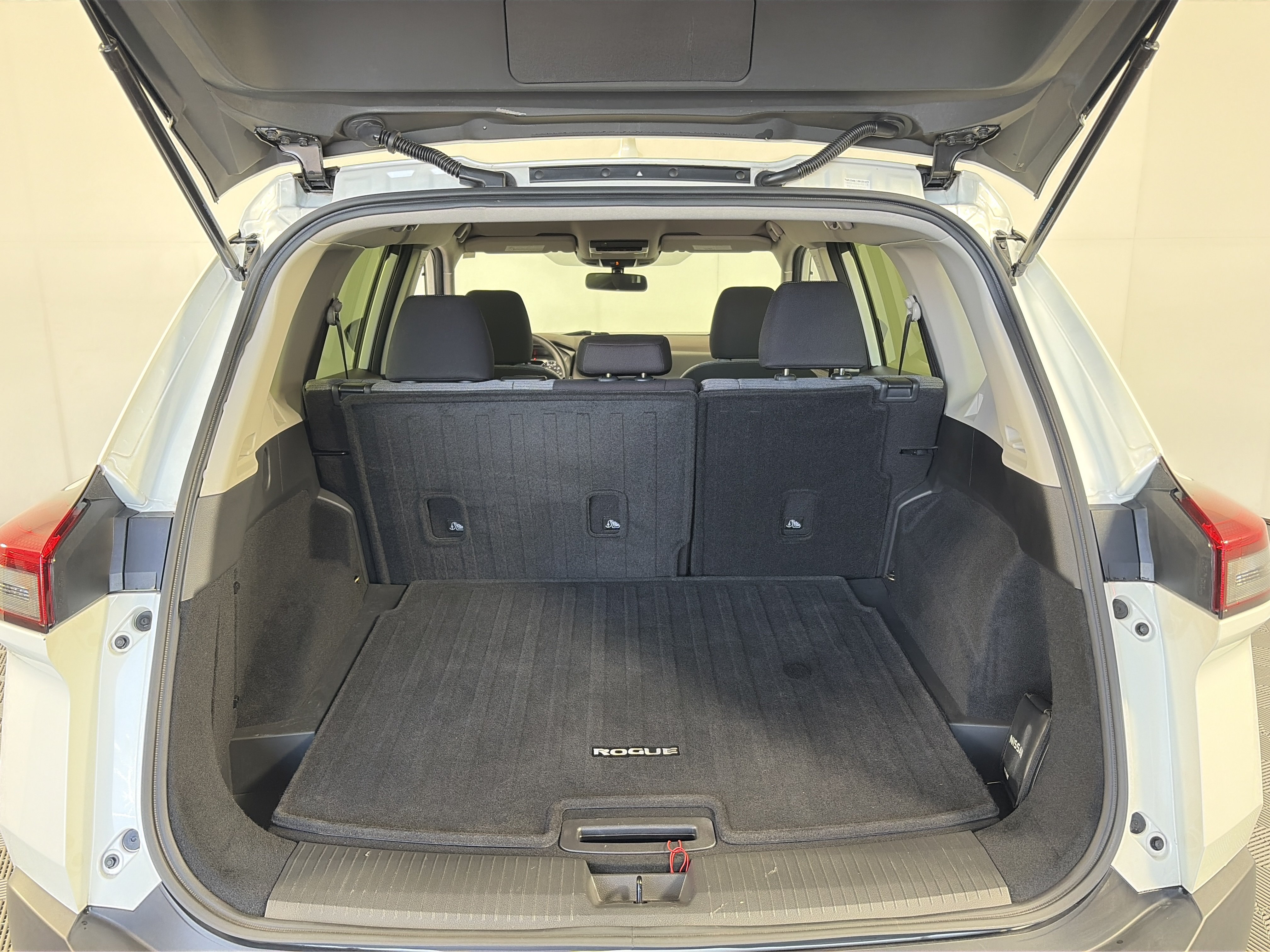 Certified 2023 Nissan Rogue SV AWD/4WD image 15