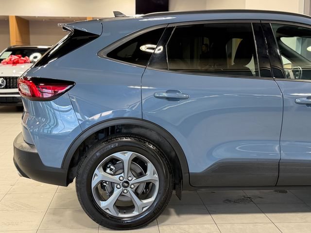 Used 2025 Ford Escape ST-Line w/ Tech Pack #1 AWD/4WD image 17