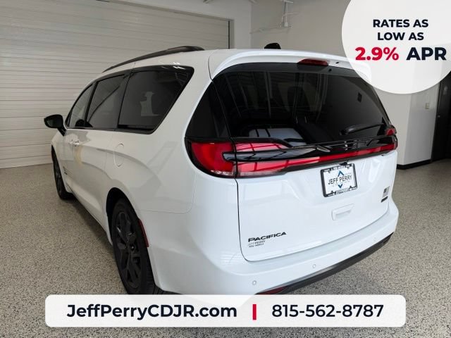 New 2027 Chrysler Pacifica Select FWD image 5