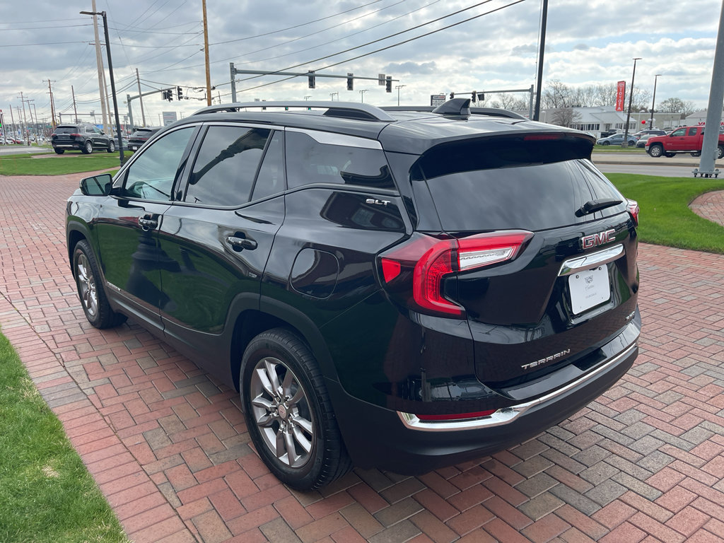 Used 2022 GMC Terrain SLT image 10