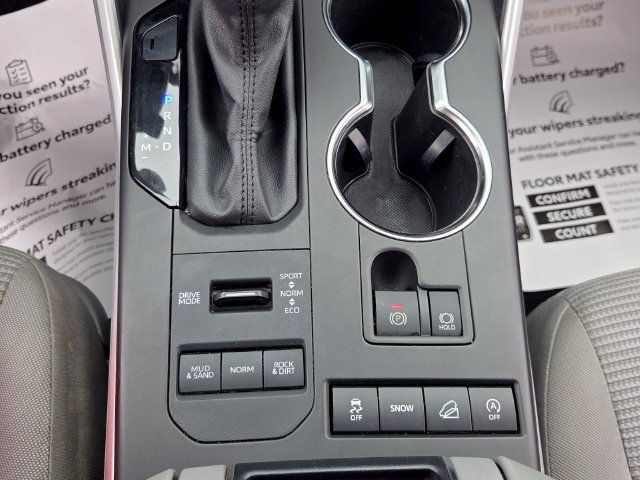 Used 2022 Toyota Highlander LE AWD/4WD image 20