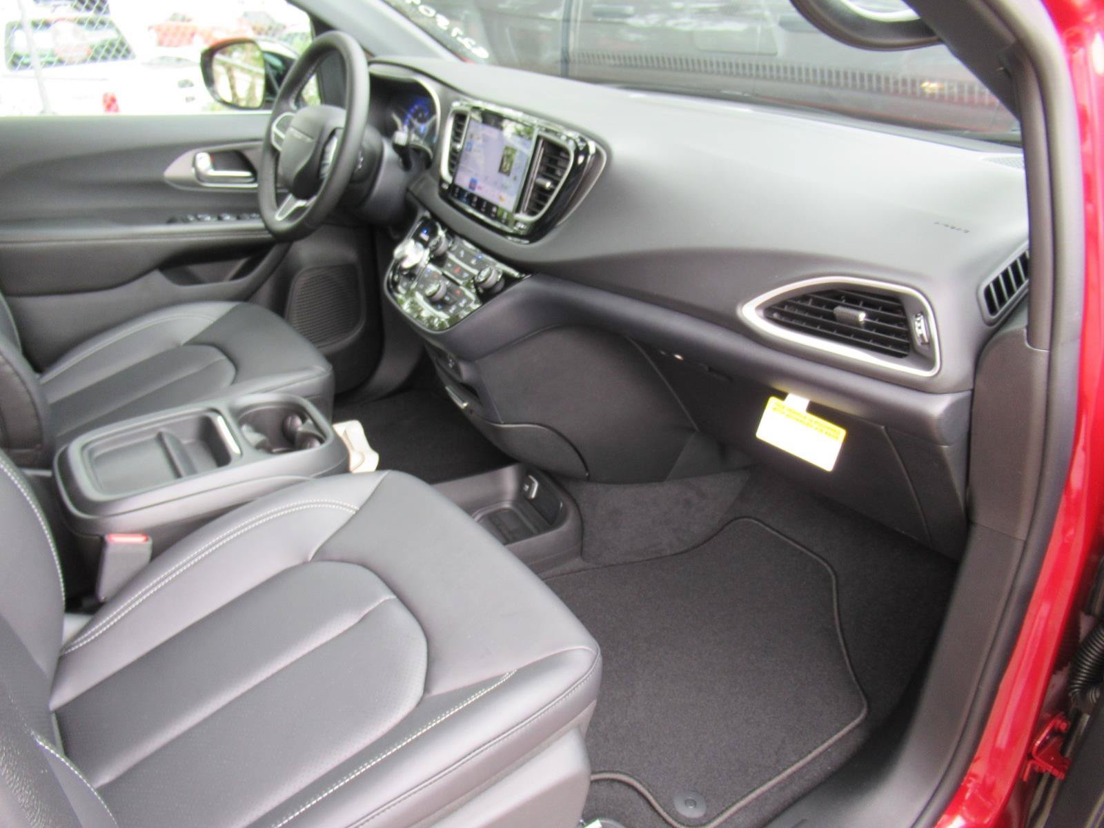 New 2027 Chrysler Pacifica LX FWD image 10