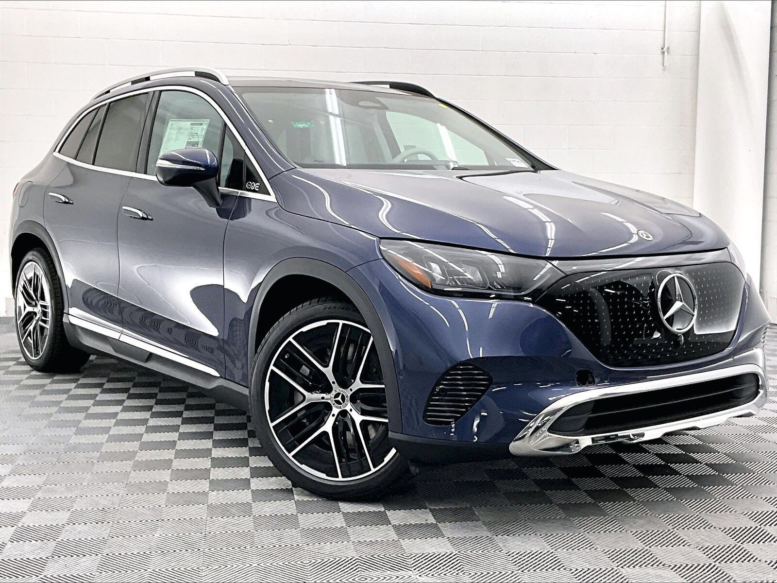 New 2027 Mercedes-Benz EQE 320+ SUV image 15