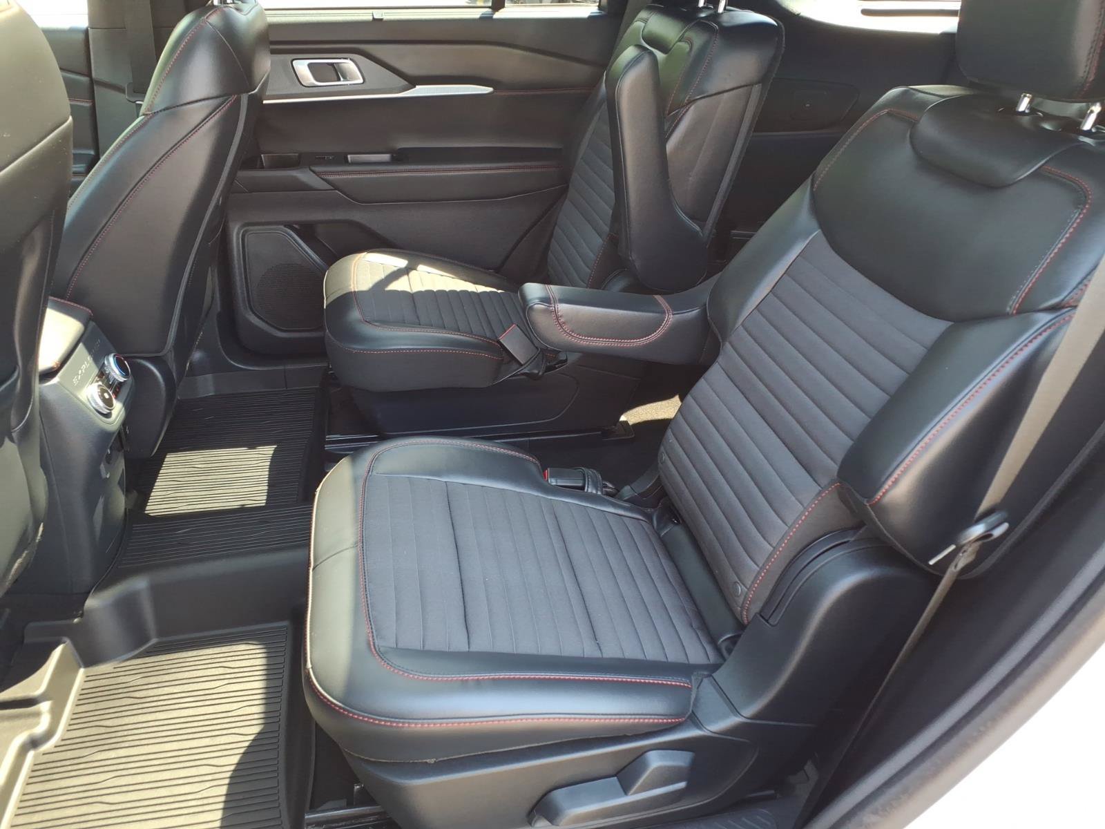 Certified 2025 Ford Explorer ST-Line w/ Premium Package AWD/4WD image 25