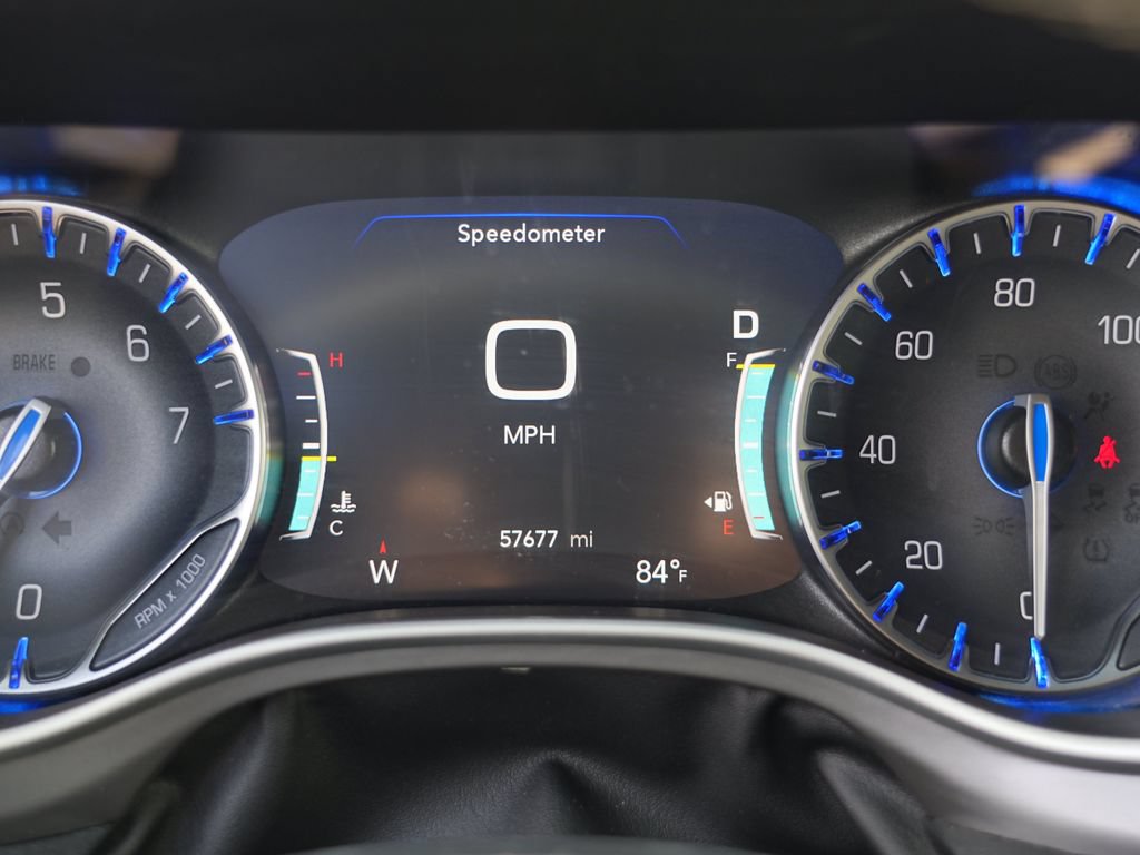 Used 2025 Chrysler Pacifica Select FWD image 34