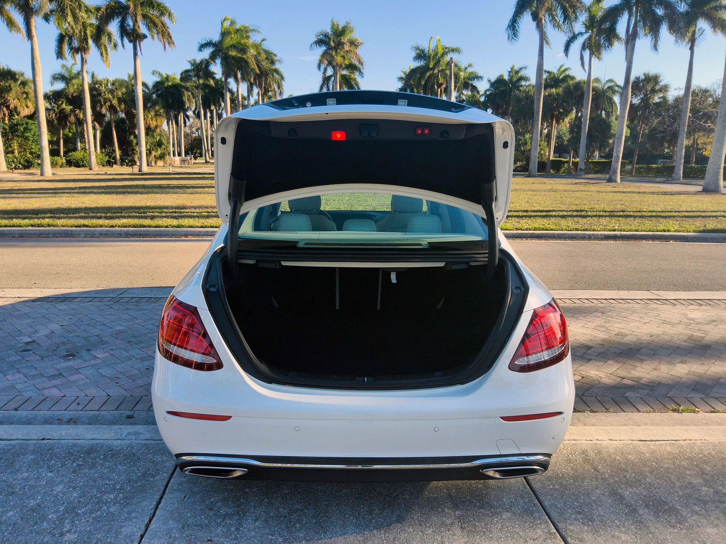 Used 2017 Mercedes-Benz E 300 image 16