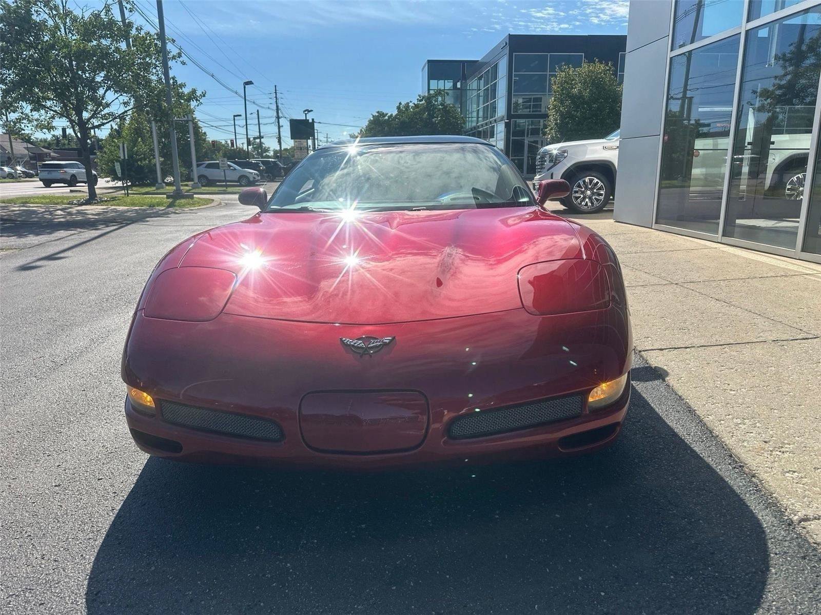 Used 2004 Chevrolet Corvette Coupe w/ Preferred Equipment Group RWD image 9