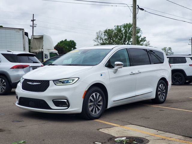 Used 2022 Chrysler Pacifica Limited FWD image 38