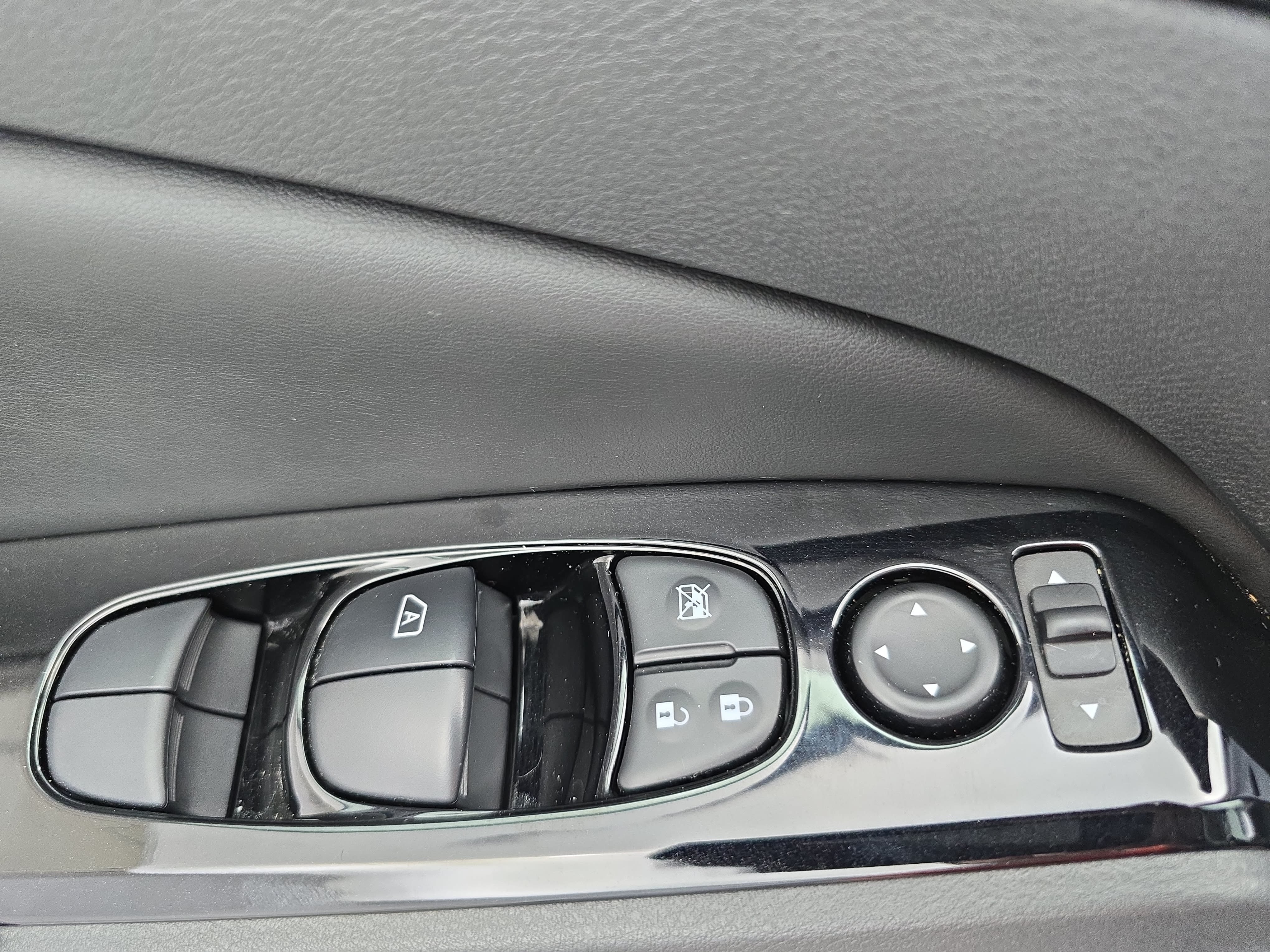 Certified 2025 Nissan Altima 2.5 SR FWD image 26