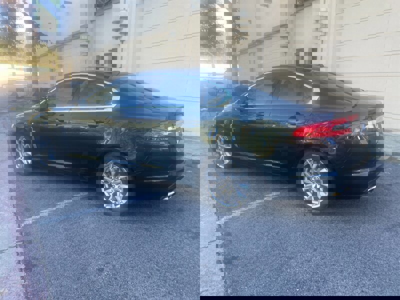 Used 2010 Jaguar XF Luxury image 4