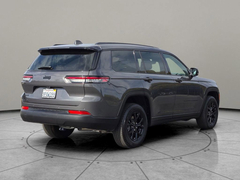 Used 2024 Jeep Grand Cherokee L Laredo image 5