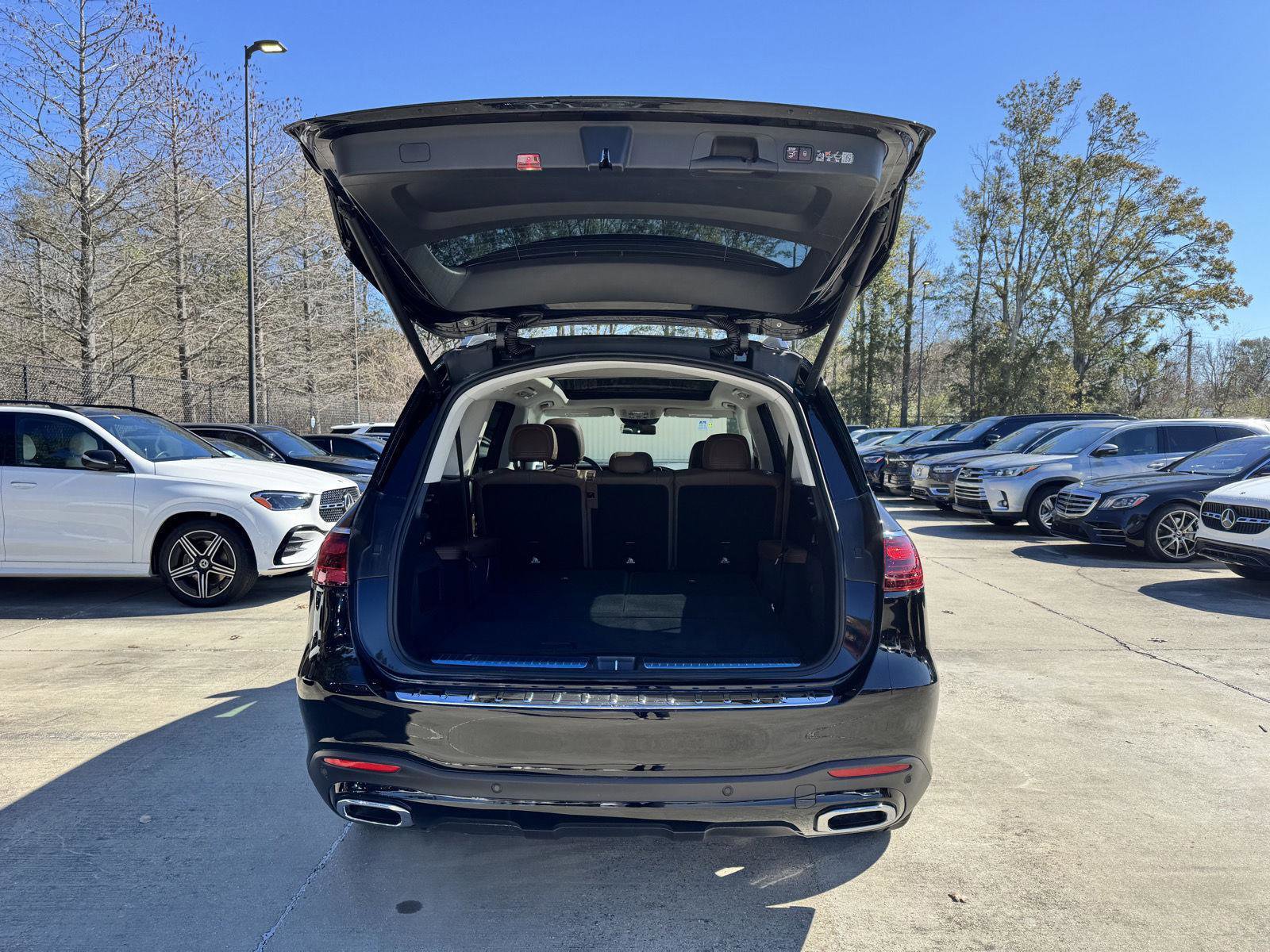 Certified 2026 Mercedes-Benz GLS 450 4MATIC image 24