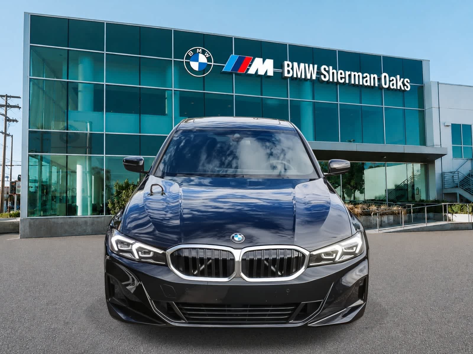 Used 2024 BMW 330i Sedan w/ Convenience Package RWD image 2