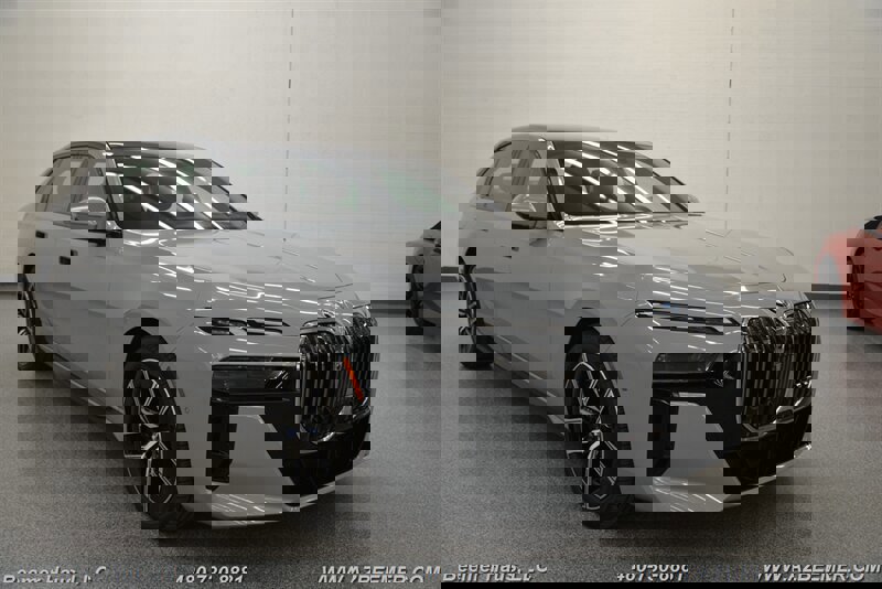 Used 2023 BMW 760i xDrive w/ Parking Assistance Package image 6