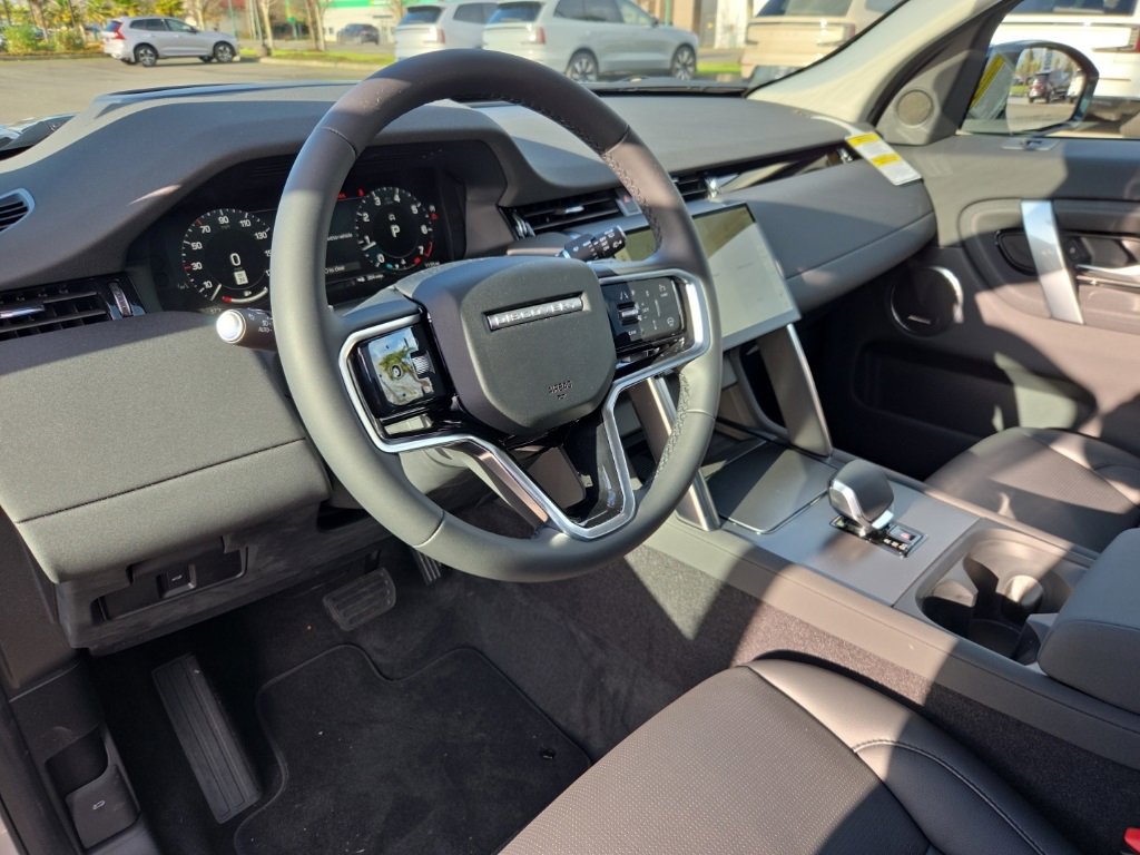 New 2025 Land Rover Discovery Sport S image 12