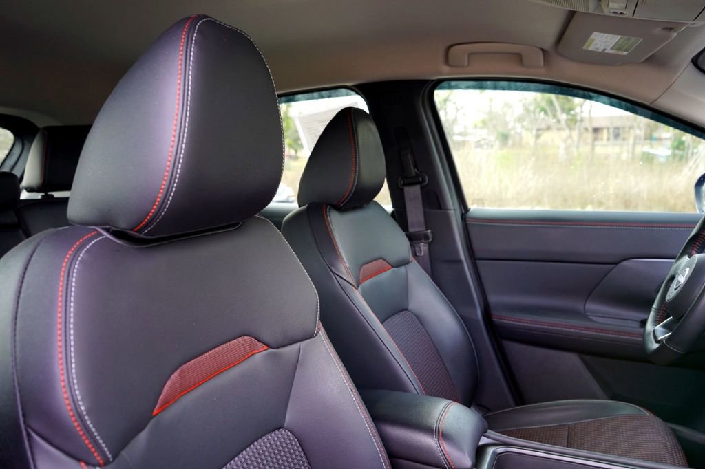 Used 2025 Nissan Kicks SR image 30