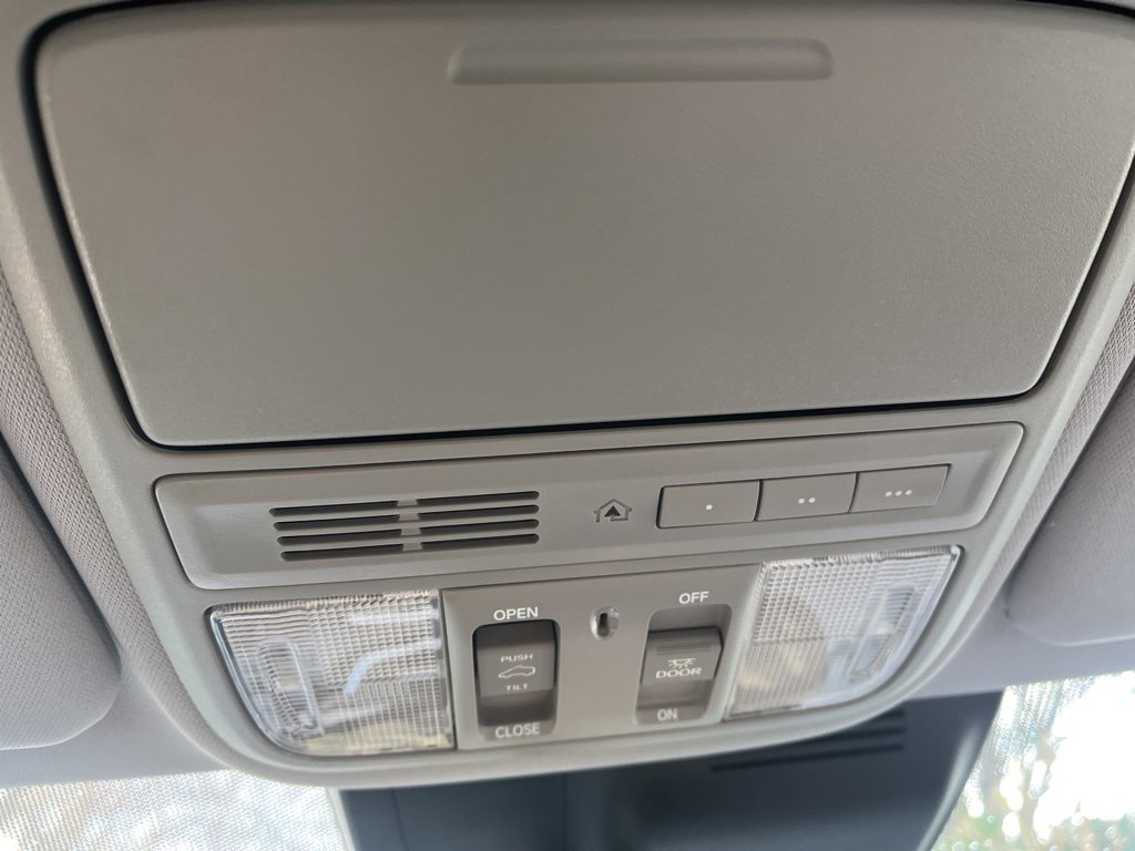 Used 2018 Honda CR-V Touring image 20