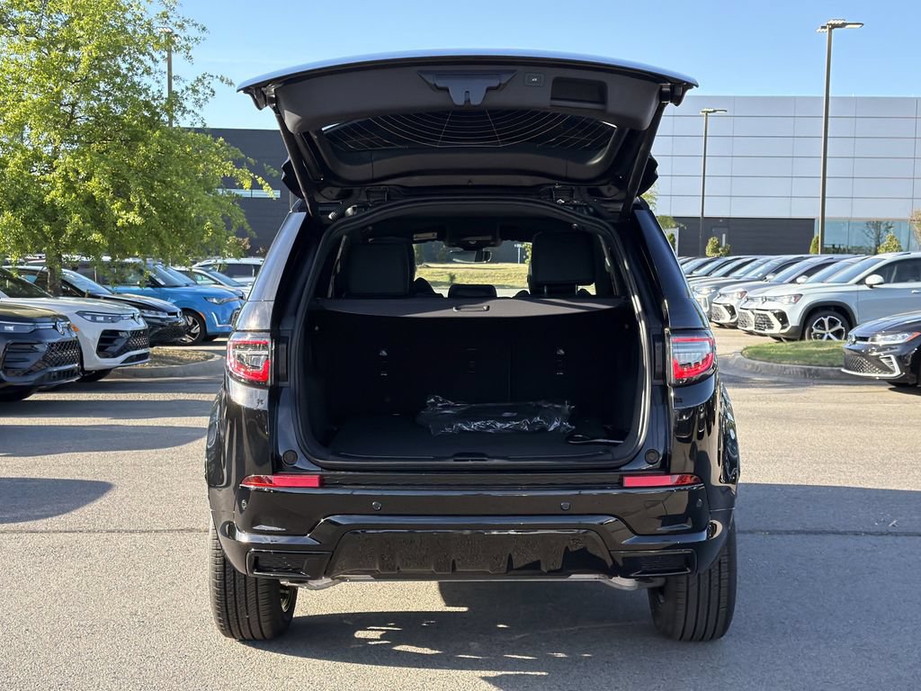New 2026 Land Rover Discovery Sport Landmark AWD/4WD image 12