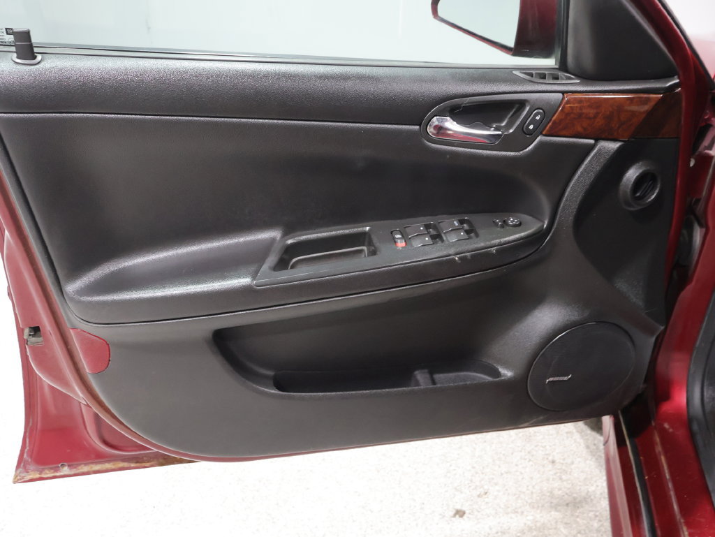 Used 2011 Chevrolet Impala LT w/ Luxury Edition Package FWD image 17