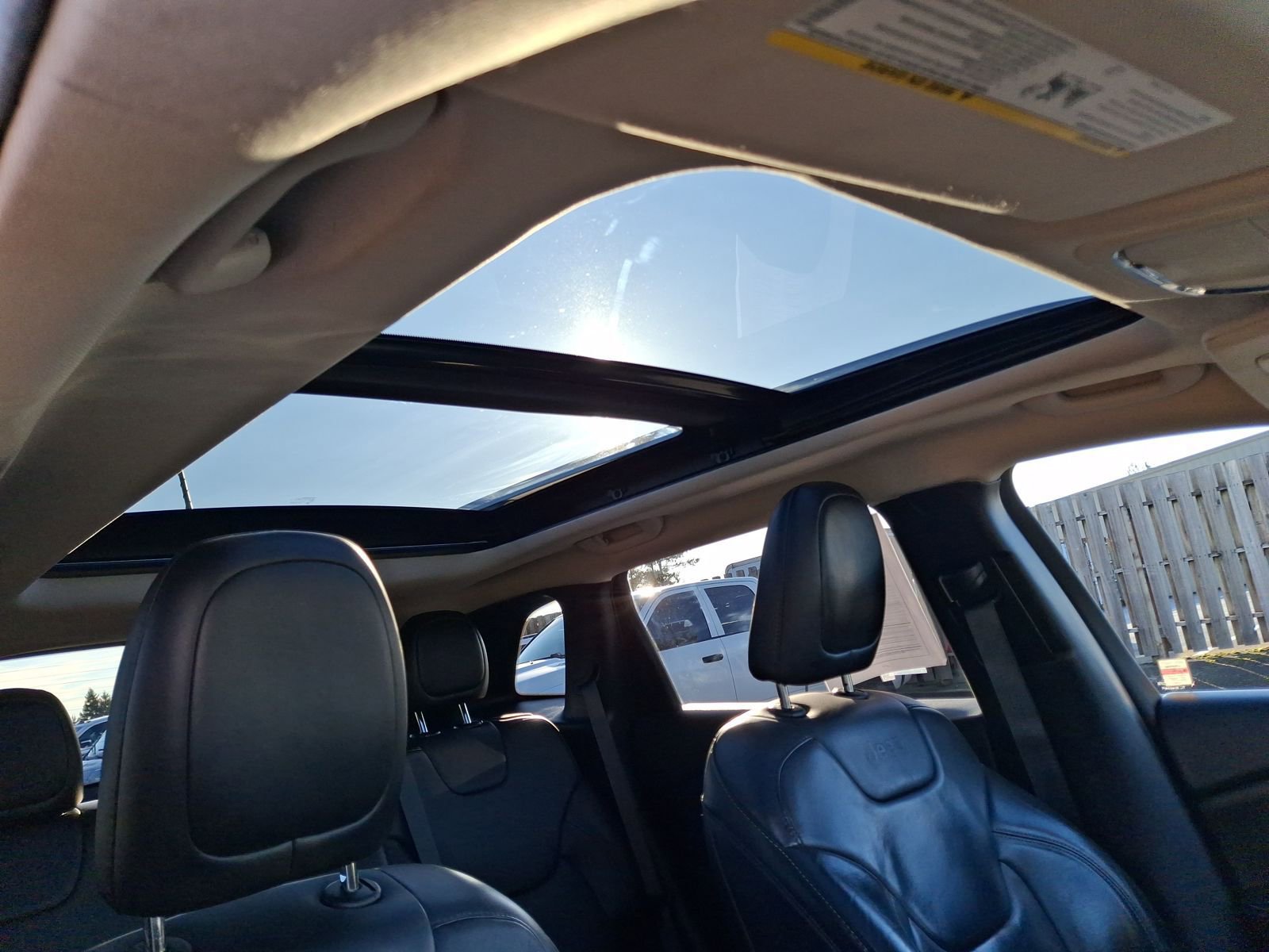 Used 2025 Jeep Grand Cherokee Limited w/ Black Appearance Package image 23