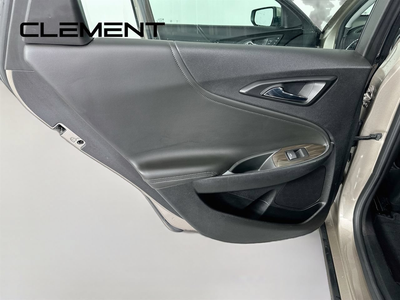 Used 2024 Chevrolet Malibu LT FWD image 31