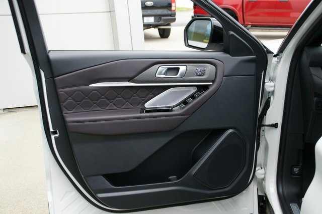 New 2026 Ford Explorer Platinum w/ LUX Leather Package image 15