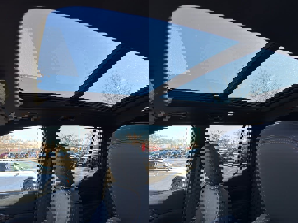 New 2026 Chevrolet Traverse High Country image 15