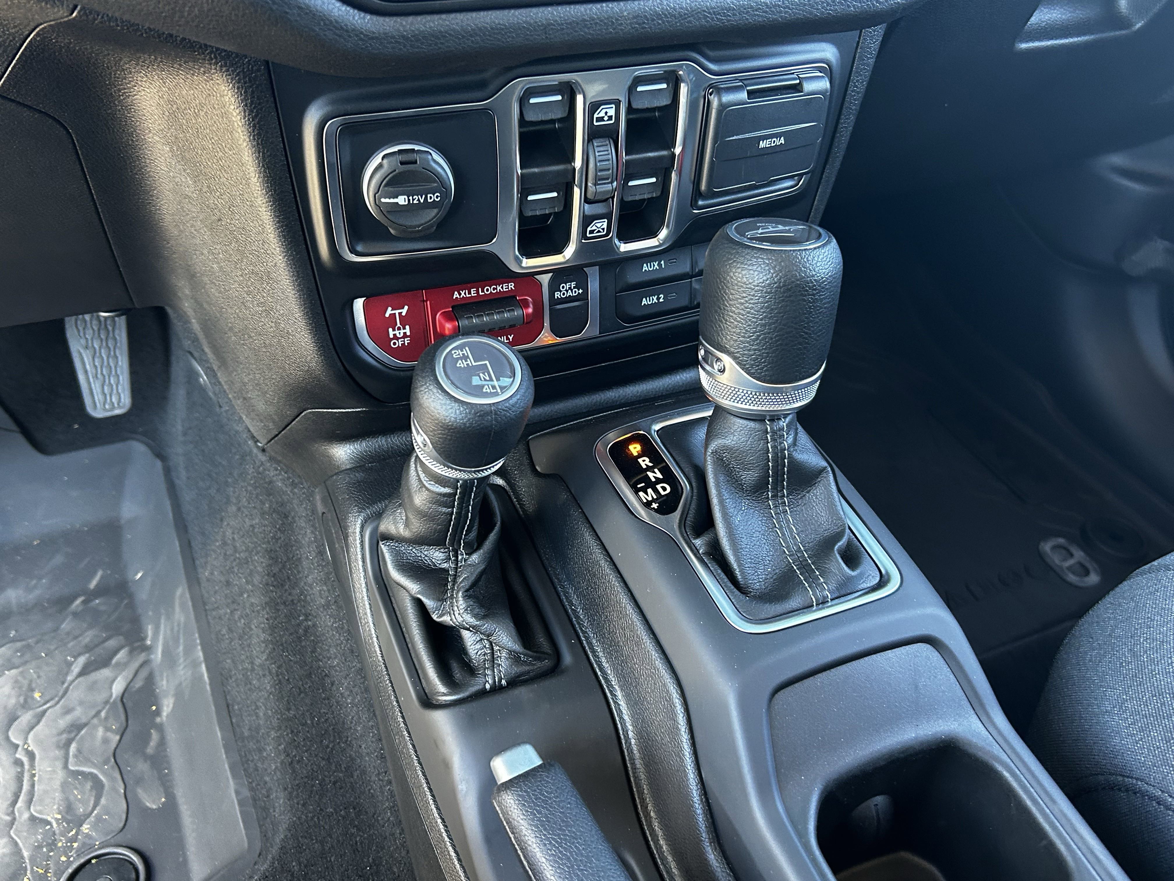 New 2025 Jeep Gladiator Willys AWD/4WD image 19