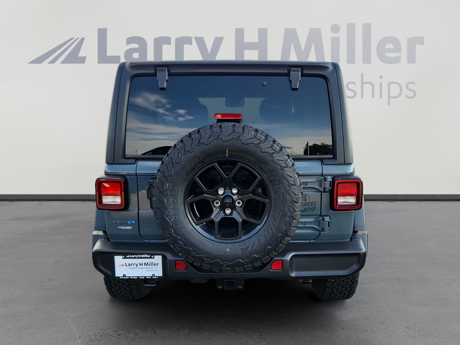 Used 2025 Jeep Wrangler Willys image 5