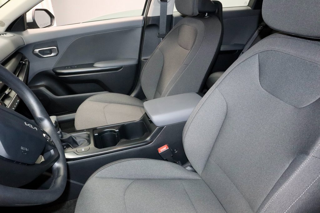 Used 2025 Kia K4 LXS image 23