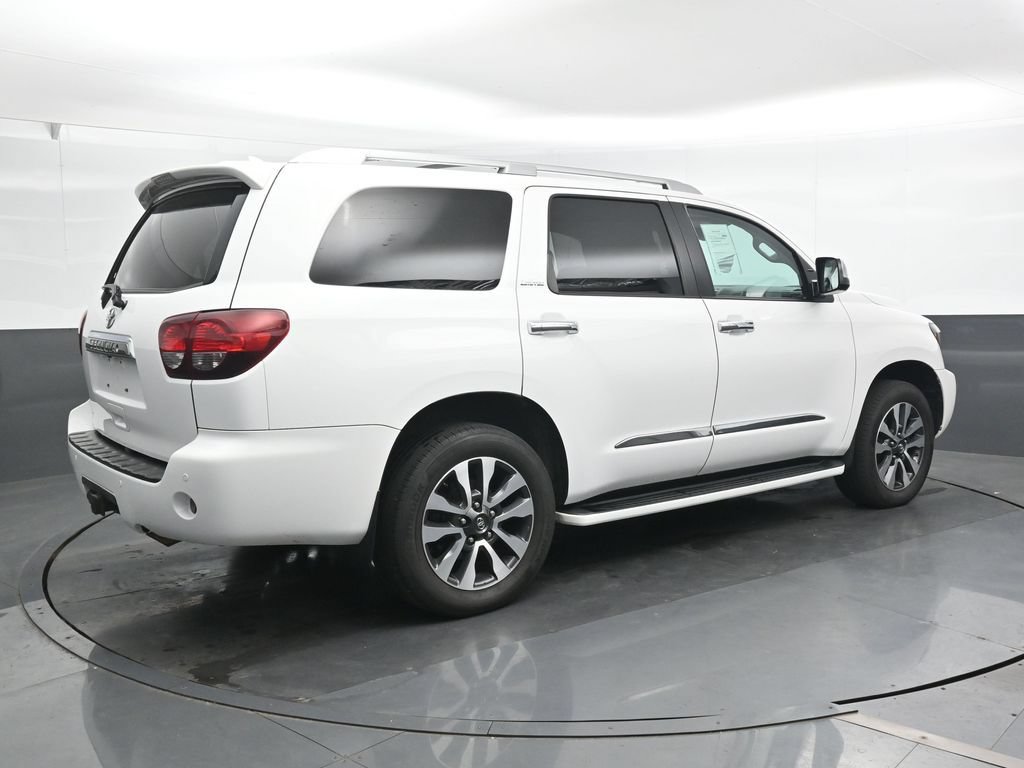 Used 2018 Toyota Sequoia Limited w/ Safety & Convenience Package AWD/4WD image 2
