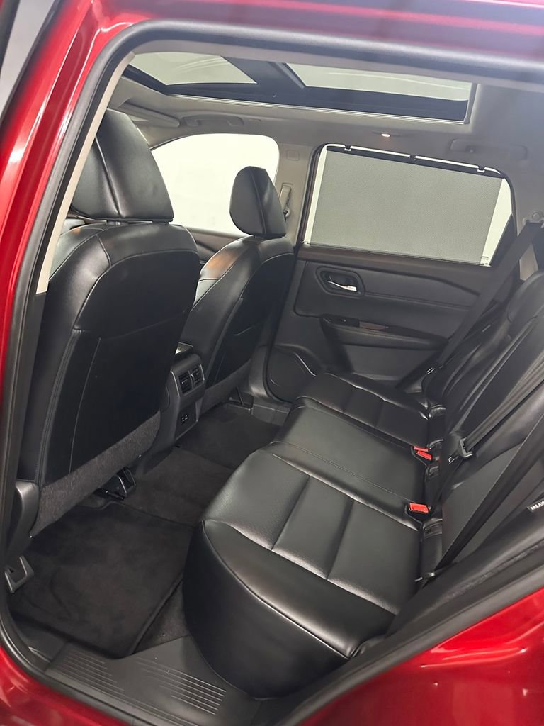 Used 2023 Nissan Rogue SV w/ SV Premium Package image 26