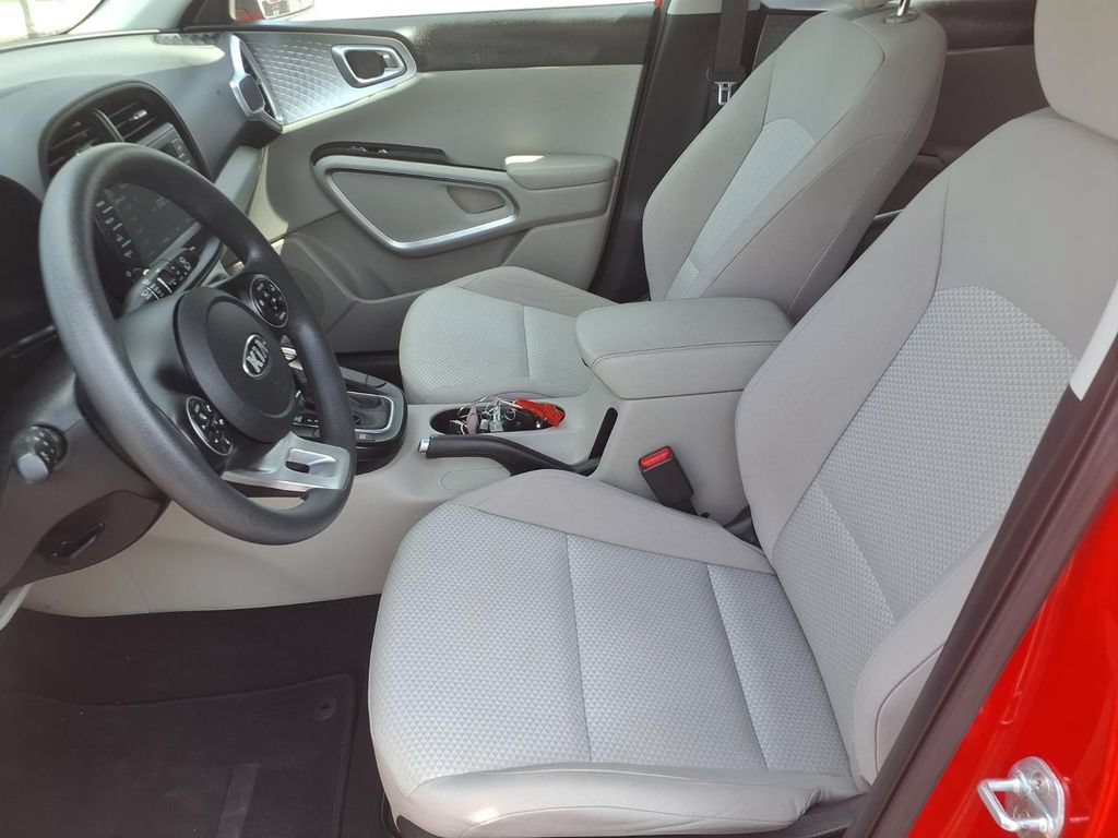 Used 2020 Kia Soul LX FWD image 15