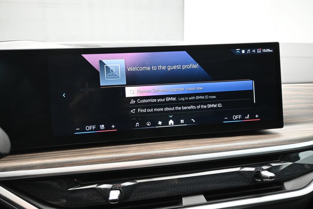 Used 2024 BMW X7 xDrive40i w/ Premium Package AWD/4WD image 19