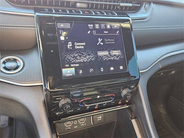 Used 2025 Jeep Grand Cherokee Laredo image 19