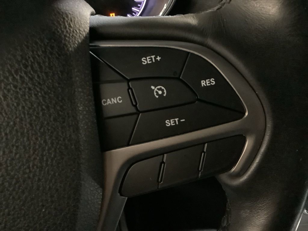 Certified 2018 Jeep Grand Cherokee Limited image 25