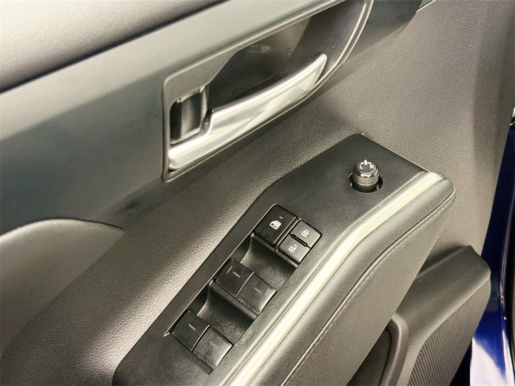 Used 2023 Toyota Highlander L image 16