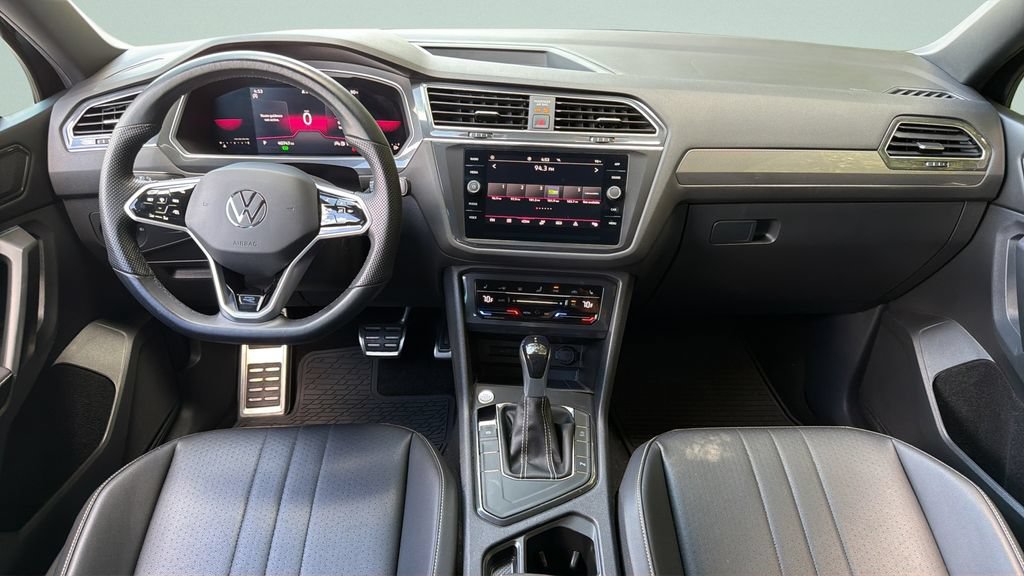 Used 2023 Volkswagen Tiguan SE R-Line FWD image 11