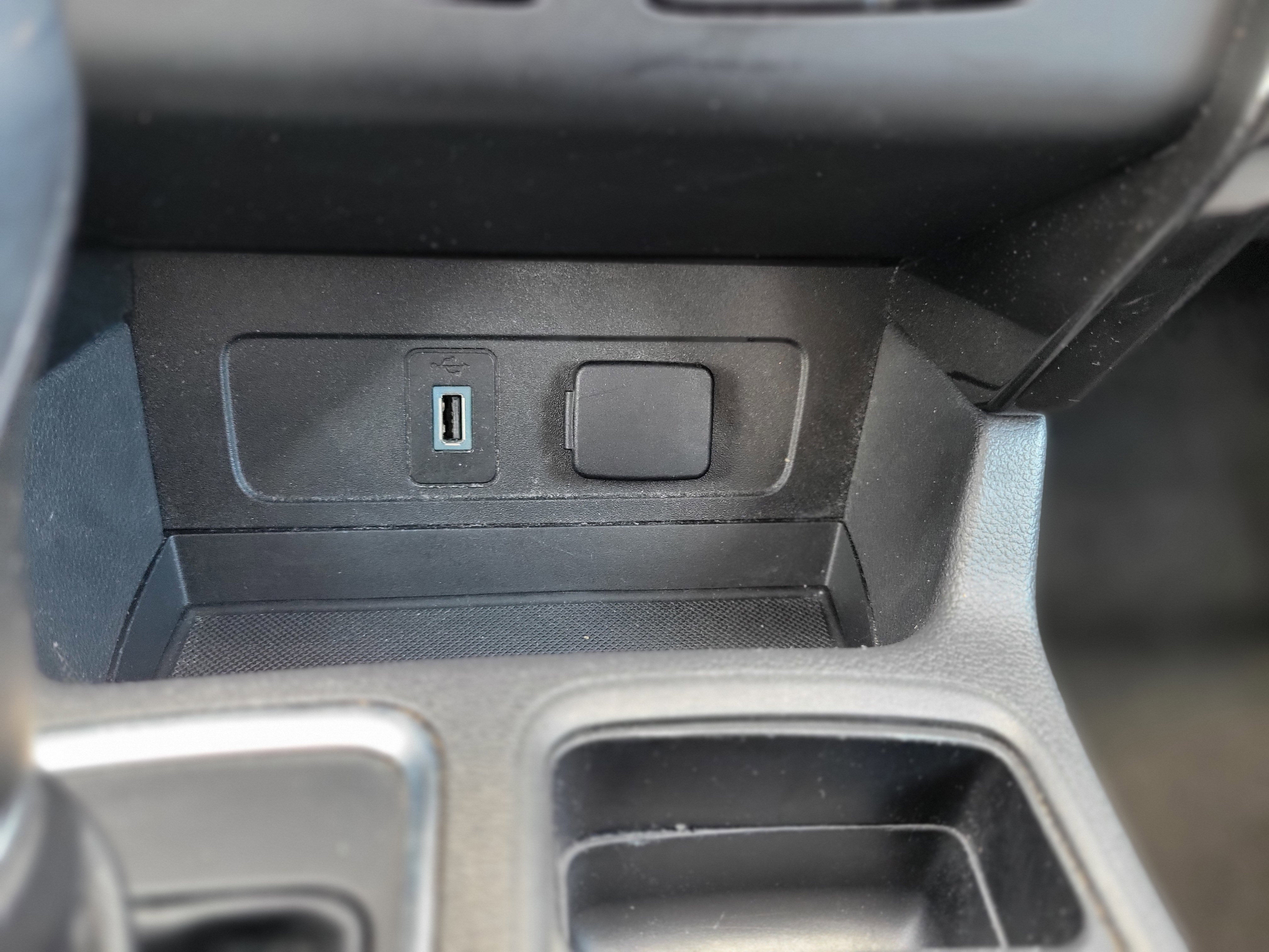 Used 2019 Ford Escape SE FWD image 21