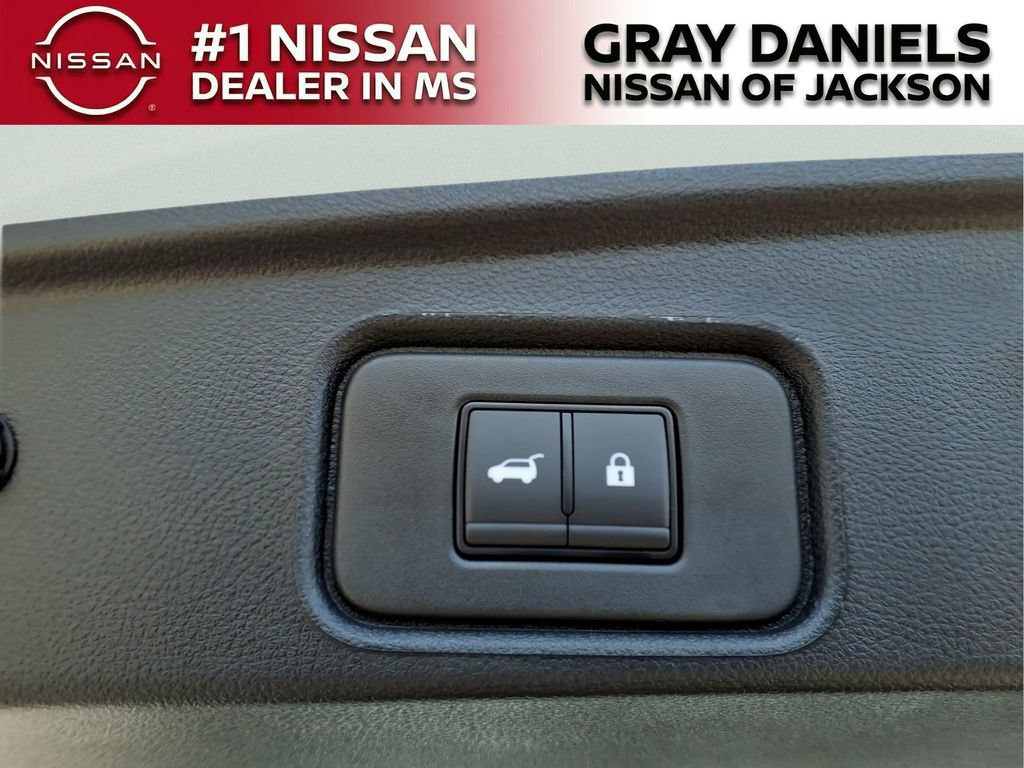 New 2026 Nissan Pathfinder SL FWD image 9