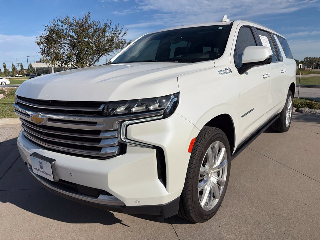 Used 2023 Chevrolet Suburban High Country w/ Premium Package 2 AWD/4WD image 4