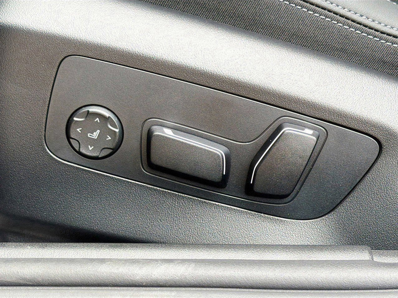 New 2026 BMW 530i w/ Convenience Package RWD image 26