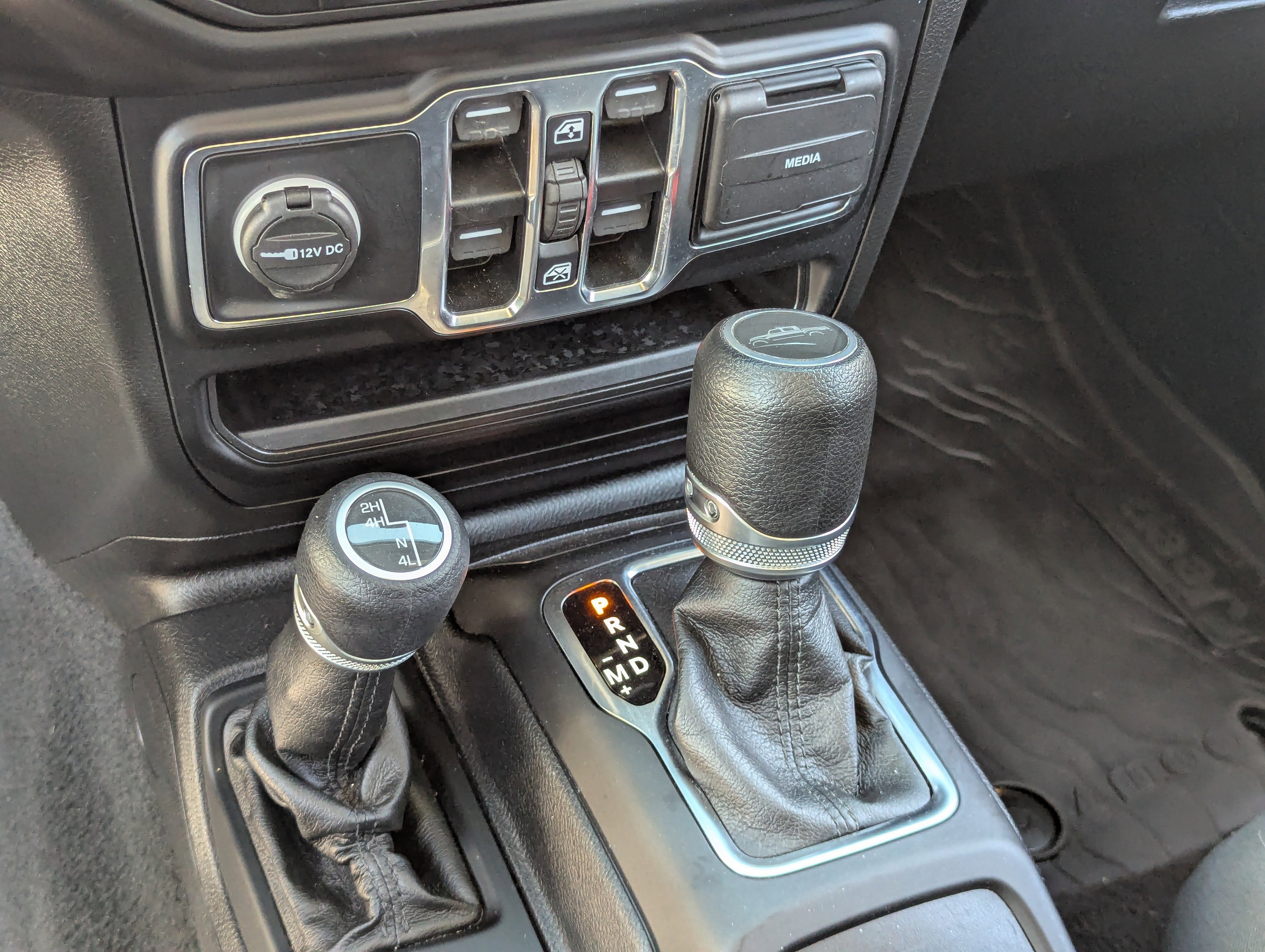 Used 2022 Jeep Gladiator Sport image 28