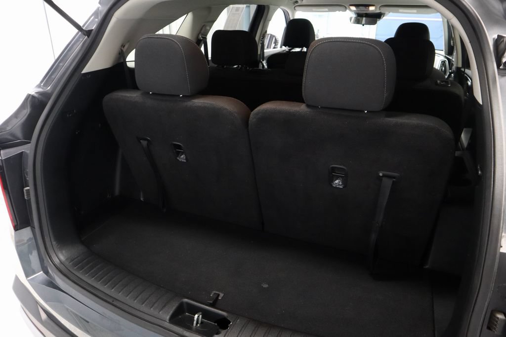 Used 2025 Kia Sorento LX FWD image 12