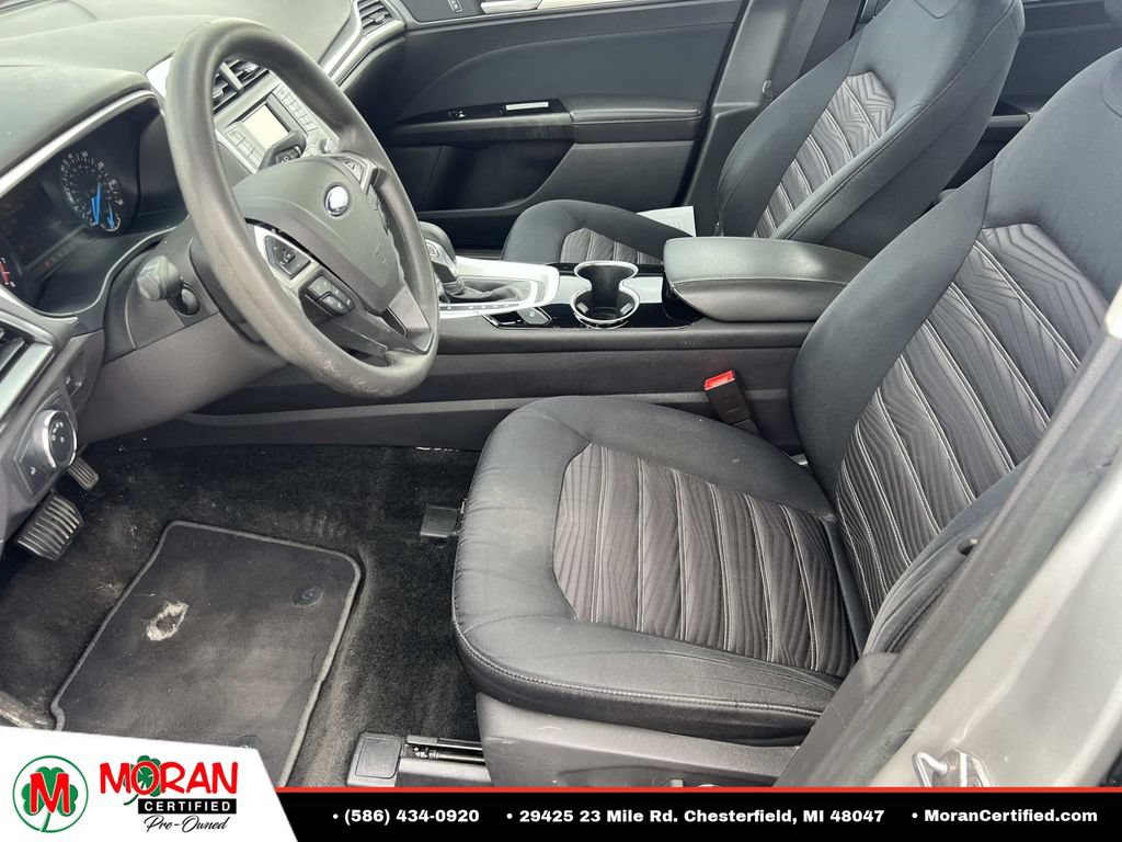 Used 2016 Ford Fusion SE FWD image 16
